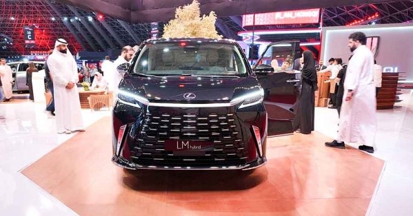 'معرض جدة للسيارات' يشهد اتفاقيات لبناء 3 مصانع