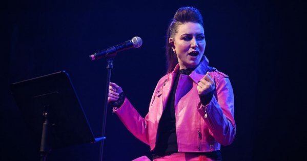 رشا رزق في إثراء والجمهور يردد معها أغاني سبيستون