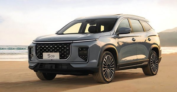 SOUEAST S09: سيارة عائلية متعددة الاستخدامات