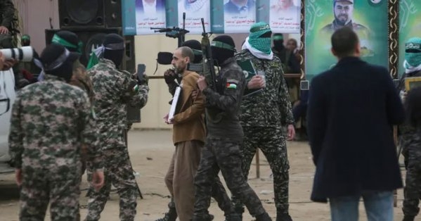 الصليب الأحمر يدعو لإجراء تبادل الأسرى المقبل بشكل غير علني
