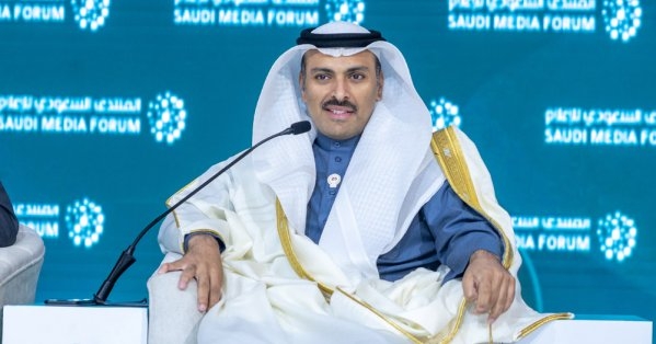 وزير الإعلام يشارك في المنتدى السعودي للإعلام 2025 ويؤكد أن الاعتزاز بالهوية الوطنية والشغف بالريادة منطلق النجاح في البحرين