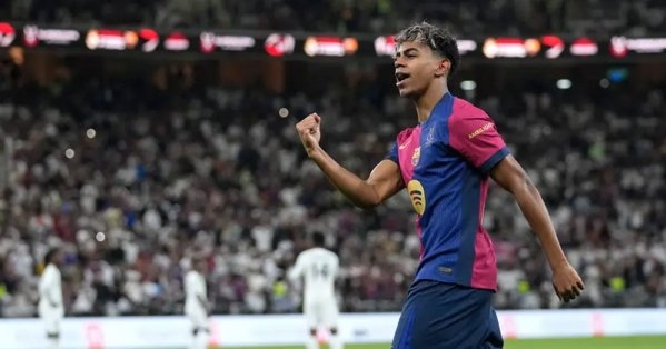 وكيل يامال ينهي الجدل: اللاعب سيجدد عقده مع برشلونة