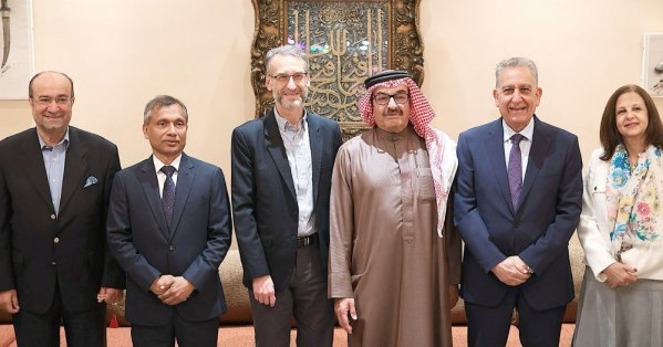 'البلاد' تزور مجلس مازن العمران