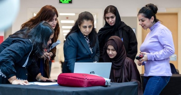 طلبة جامعة البحرين للتكنولوجيا يتألقون في مسابقة 'Bug Busters'
