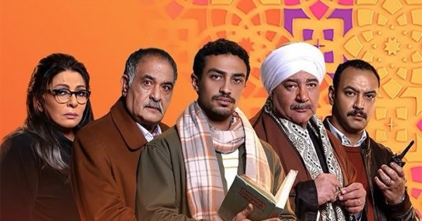 نجوم (قهوة المحطة) يشاهدون الحلقة الأولى سوياً