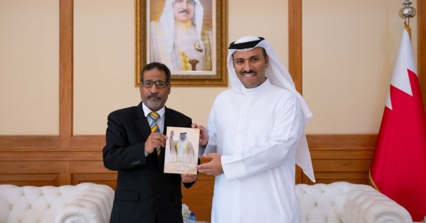 وزير الإعلام يستقبل الكاتب والصحفي أسامة الماجد