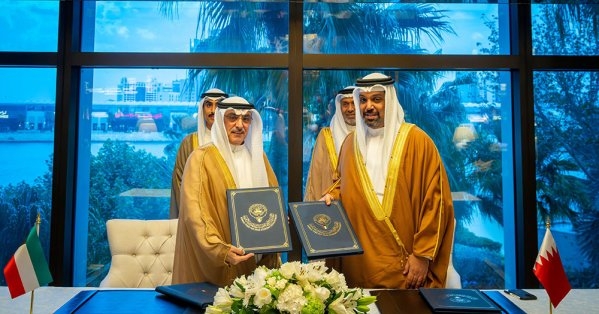 وزير "المالية" يؤكد حرص البحرين على مواصلة تطوير البنية التحتية وتنفيذ المشاريع التنموية التي تسهم في خلق مزيدٍ من الفرص النوعيّة