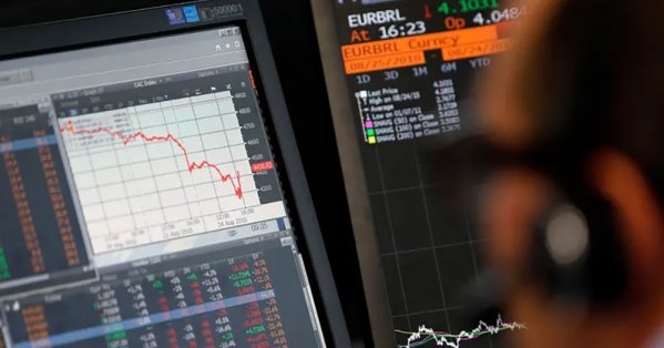 بورصة باريس تغلق مسجلة أكبر انخفاض منذ عامين.. تراجعت 3.31%