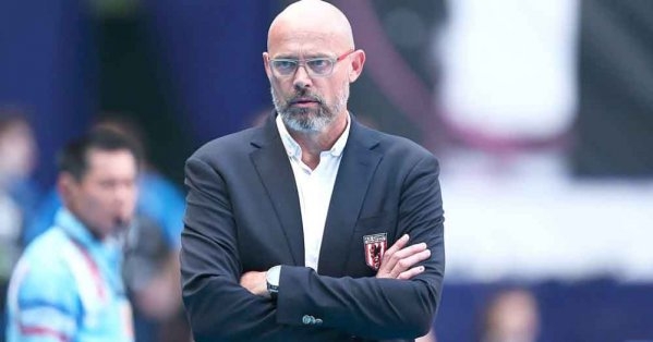 جوسيراند يقود 'طائرة الأحمر'