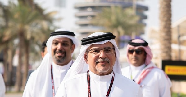 سمو ولي العهد رئيس مجلس الوزراء يقوم بجولة تفقدية في حلبة البحرين الدولية