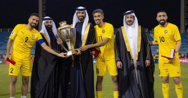 سمو الشيخ ناصر بن حمد يتوج فريق نادي الخالدية بطلا لكأس جلالة الملك لكرة القدم