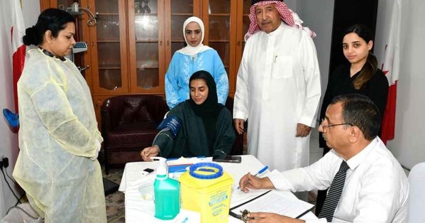 محافظة المحرق تنظم فعالية الفحوصات الصحية لموظفيها