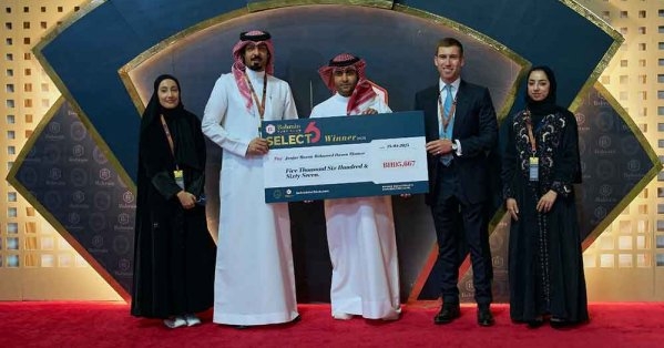 نجاح مميز وتفاعل جماهيري واسع مع مسابقة 'Select 6' بنادي راشد للفروسية وسباق الخيل