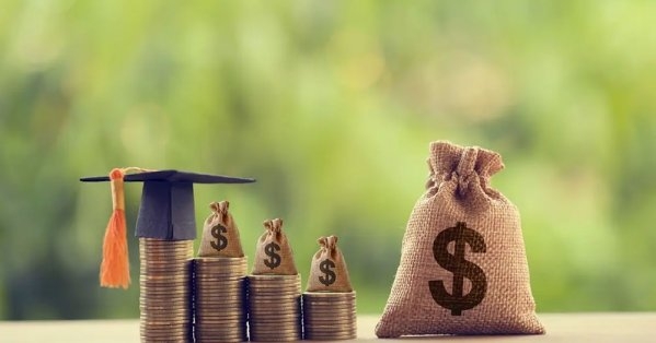 بعد 5 سنوات من التخرج.. هذه أسوأ 10 تخصصات جامعية أجراً!