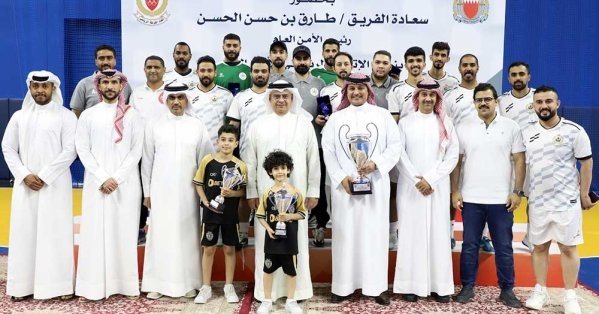 رئيس الأمن العام يشهد ختام بطولة الشرطة المفتوحة لخماسيات كرة القدم