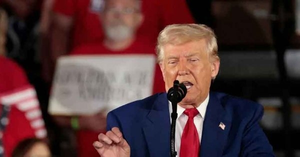 من الدعم للانتقاد.. كيف تحولت شعبية ترامب في أول 100 يوم؟