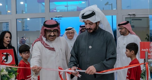سمو الشيخ خالد بن حمد يكرم الفائزين ببطولة سموّه لكرة اليد للمدارس الثانوية