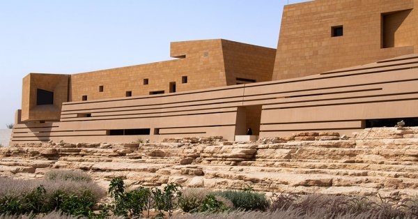 الدرعية لفنون المستقبل وسكاتاريلا أسوسياتي يناقشان آفاق الفن والتصميم