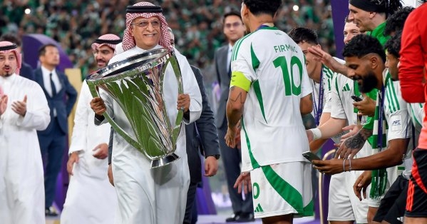 سلمان بن إبراهيم يهنئ الأهلي ويشيد بنجاح السعودية في استضافة الحدث القاري
