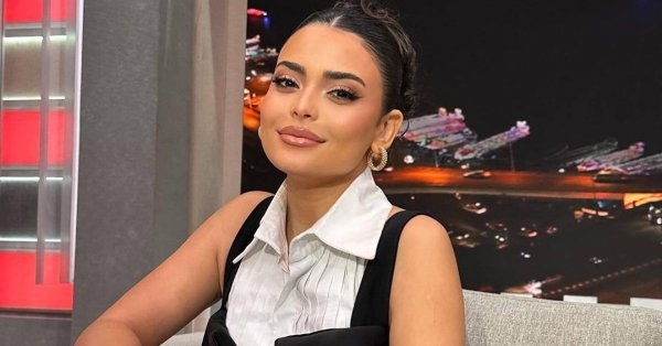 أسماء جلال في فيلم السلم والثعبان