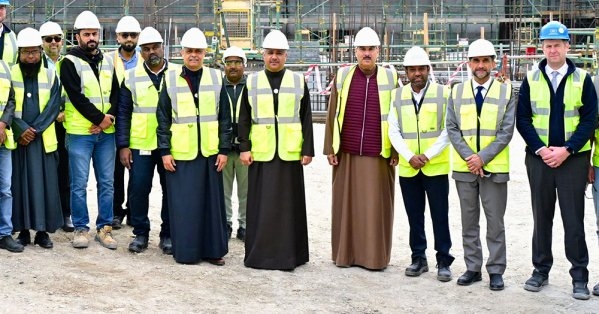 رئيس هيئة الكهرباء والماء يتفقد مشروع بناء محطة الجسرة لنقل الكهرباء بجهد 400 كيلوفولت