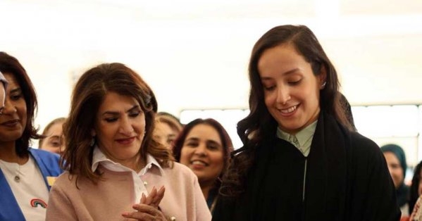 الشيخة عايشة بنت راشد تفتتح سوق السفارات الدولي 2025