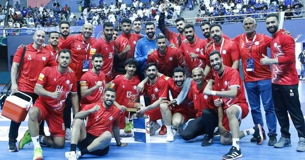 'أحمر اليد' يواجه الأزرق الكويتي