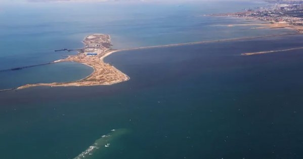 إيران تستأنف التنقيب عن النفط في بحر قزوين بعد توقف دام عقودًا