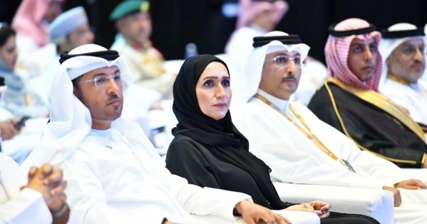 وكيل "شؤون الموانئ" يشارك في أسبوع الإمارات البحري لتعزيز التعاون وفرص النقل البحري