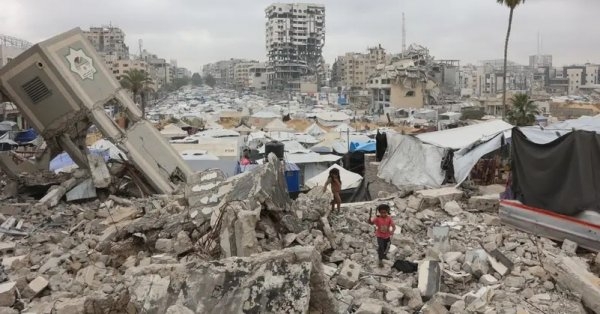 بعد هدنة قصيرة.. الجيش الإسرائيلي يقصف مستشفى ناصر بغزة