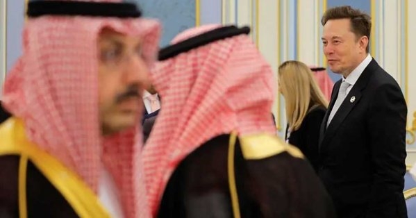 ماسك يجري حديثاً مع الأمير محمد بن سلمان وترامب بقصر اليمامة