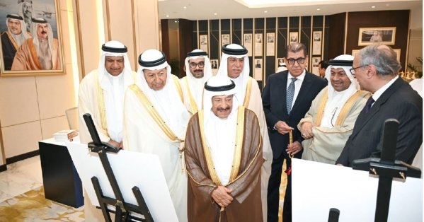 رئيس مجلس الشورى: 'من نافذة الغرفة' يوثق حقبة مهمة من تاريخ البحرين الاقتصادي