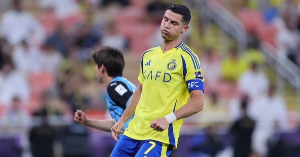 الرد على اتهامات "التمرد".. وتوضيح سبب غياب رونالدو عن النصر