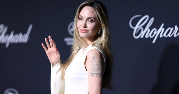 ظهور خاص للأيقونة أنجلينا جولي في كان السينمائي