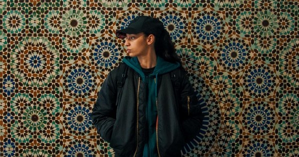 فيلم "الأخت الصغيرة" لحفصية حرزي يثير الجدل