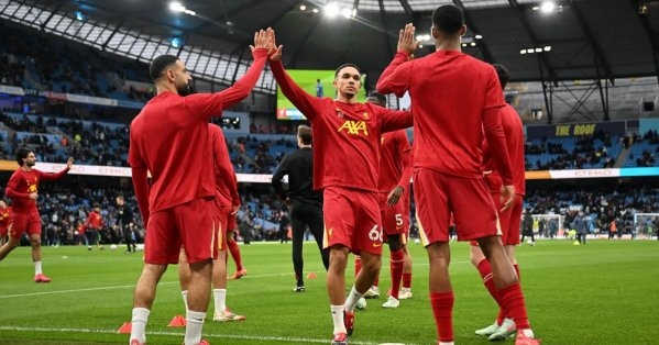 كلوب ينتقد جماهير ليفربول بسبب ترينت ألكسندر أرنولد