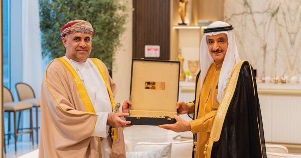 نائب رئيس اللجنة العليا للتخطيط العمراني يلتقي وزير الإسكان والتخطيط العمراني بسلطنة عمان