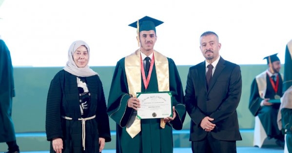 مدرسة الروابي تحتفي بتخريج الفوج الحادي عشر