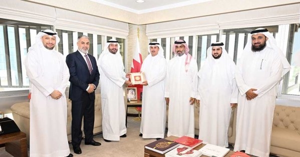 وزير العدل يستقبل رئيس مجلس إدارة مجموعة البنك الأهلي المتحد