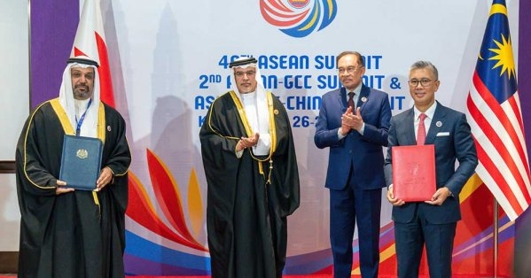 وزير المالية يوقع على مذكرة تفاهم بشأن التعاون في مجال تخطيط وتطوير وتعزيز المناطق الصناعية