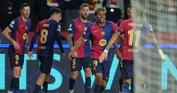 برشلونة يتلقى "عرضا مغريا" لمواجهة فريق مغربي بالدار البيضاء