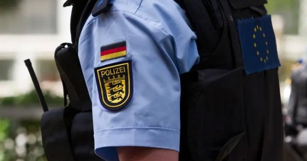 الشرطة الألمانية: رجل يدهس حشداً في مدينة باساو