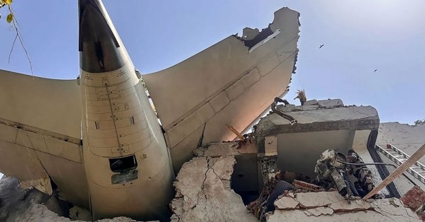 مأساة الطائرة الهندية.. ترجيح بعدم وجود ناجين و"مقتل طلاب"