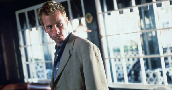 عودة أيقونة نولان "Memento" في سينيكو