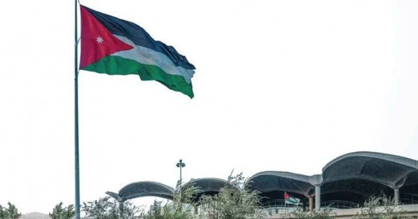 الأردن يعلن إعادة فتح مجاله الجوي