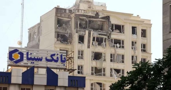 إيران تقر بمقتل قائدين رفيعين في هيئة أركان الجيش