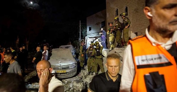 إيران تحدد "شرطا" لوقف الهجمات على إسرائيل