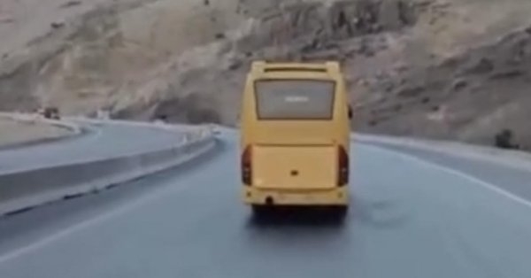 انطلاق رحلات لعودة البحرينيين برا من إيران