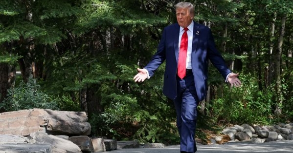 "إخلاء طهران".. مسؤول بالبيت الأبيض يفسر منشور ترامب الغامض