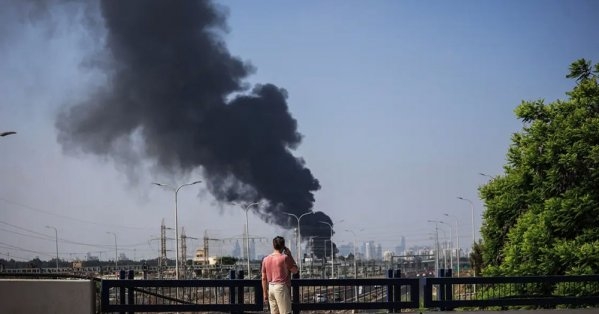 الحرس الثوري الإيراني يستهدف مركزين للاستخبارات في تل أبيب